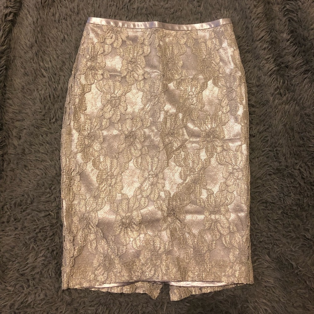 Beautiful shimmery limited skirt.. never worn